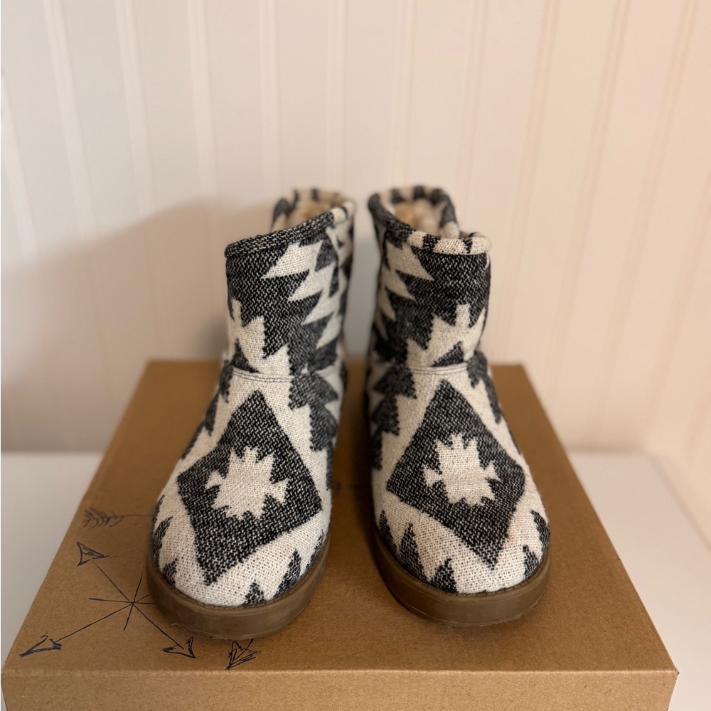 Black and White Patterned Ankle Boots